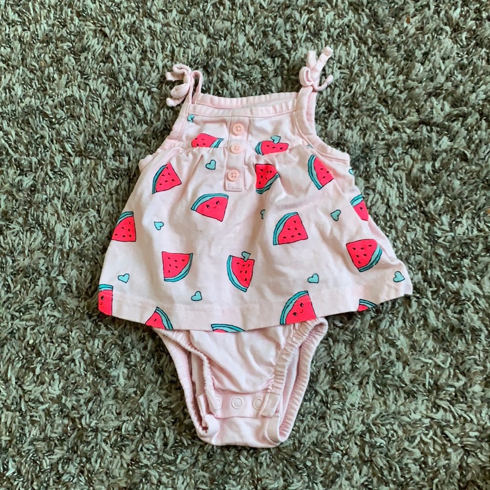 Carter’s baby one piece . Size 3 months. 🍉